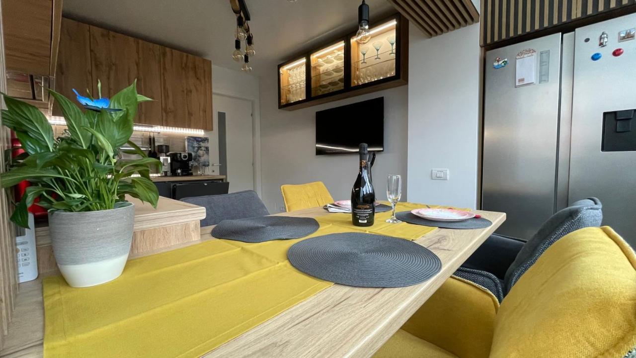 Luxury Apart Dorobanti บูคาเรสต์ ภายนอก รูปภาพ